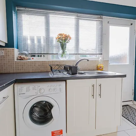 Morlais House Apartment *