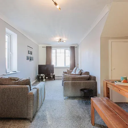 Morlais House Апартаменты Ярм